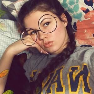 Meet your Posher, Kayla